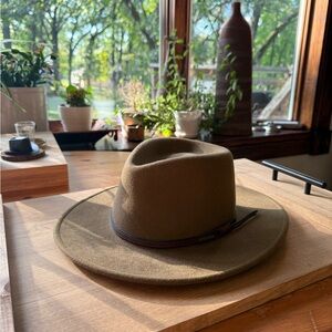 Like new Stetson hat size small